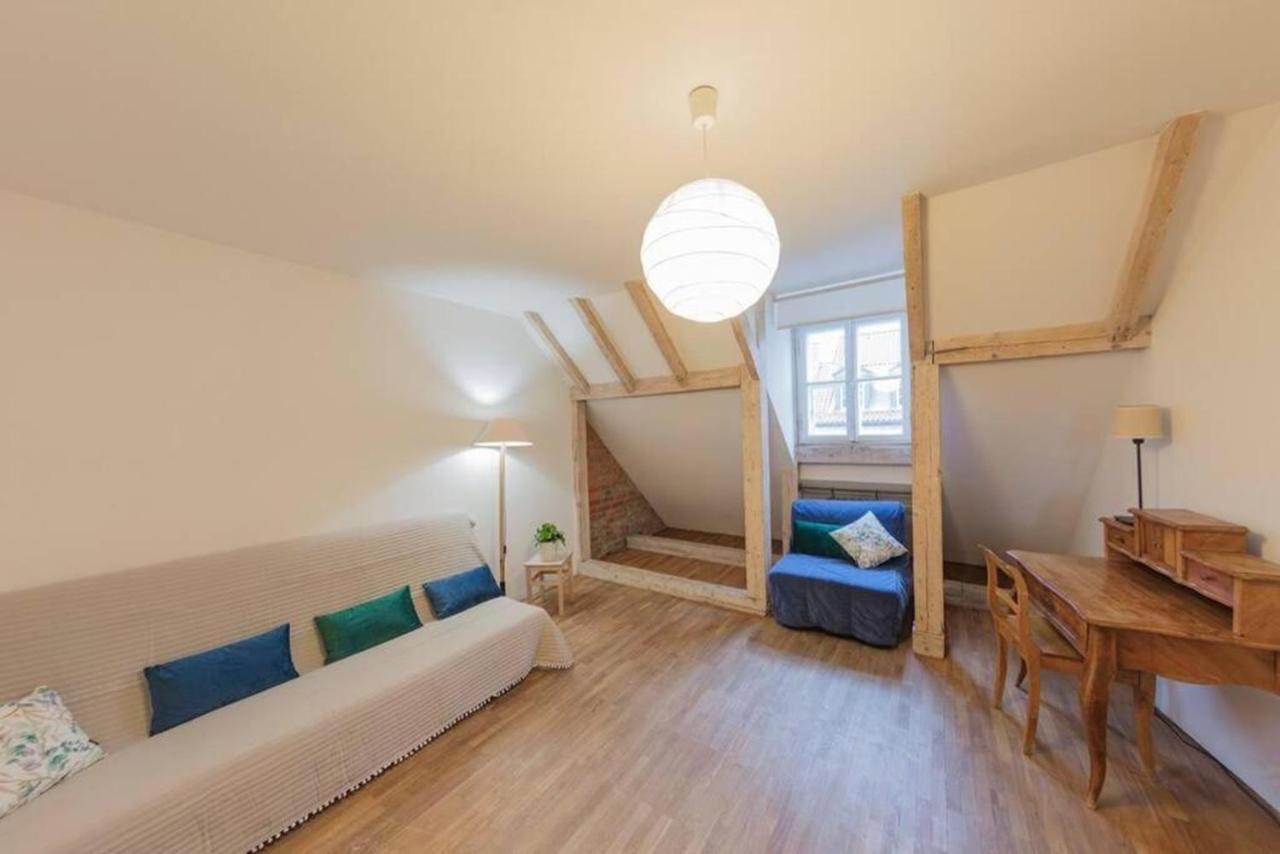 Snug Apartment In A Tenement House - Old Town - F50/5 华沙 外观 照片